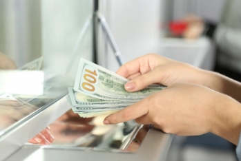 Azərbaycan bankları nağd xarici valyutanın alqı-satqısı üzrə əməliyyatları - 35% AZALDIB