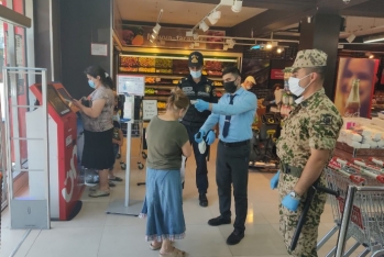 Bakıda marketlərdə polis postları yaradıldı, maskasız giriş - QADAĞAN EDİLDİ - FOTO