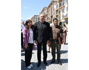 Prezident Kəlbəcər şəhərinin sakinləri ilə görüşüb, onlara mənzillərin açarlarını təqdim edib - [red]YENİLƏNİB[/red] | FED.az