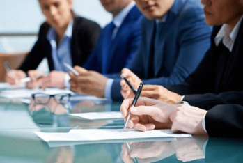 Azərbaycanda dövlət işçilərinin sayı azalıb