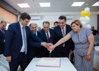 Expressbank eyni gündə - 2 FİLİAL AÇDI -[red] FOTOLAR[/red] | FED.az