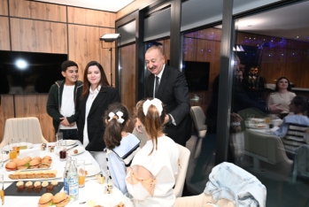 İlham Əliyev və xanımı Gəncədə şəhid övladları ilə görüşdülər - FOTOLAR - VİDEO