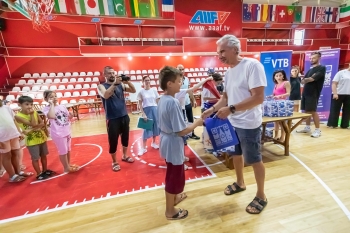 ВТБ организовал лагерь для детей | FED.az