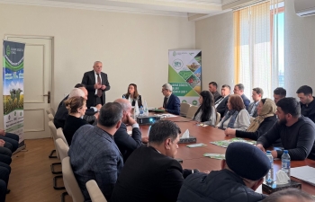 Çoxsaylı subasma hadisələri baş vermiş Şabranda fermerlərlə görüş keçirilib - FOTOLAR | FED.az