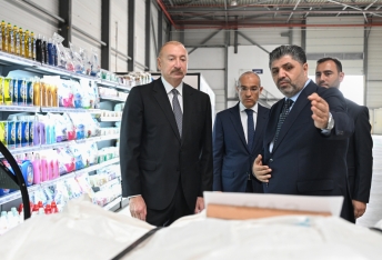 İlham Əliyev Qaradağda kağız və gigiyenik məhsulların istehsalı müəssisəsinin açılışında - FOTOLAR | FED.az