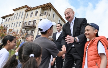 İlham Əliyev və Sərdar Berdiməhəmmədov Şuşada birinci yaşayış kompleksində olublar - FOTOLAR | FED.az