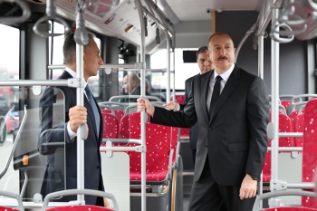 İlham Əliyev “BakuBus”un Gəncə Avtoparkının açılışında iştirak edib - FOTOLAR | FED.az