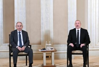 İlham Əliyevin Nikol Paşinyanla görüşü başlayıb