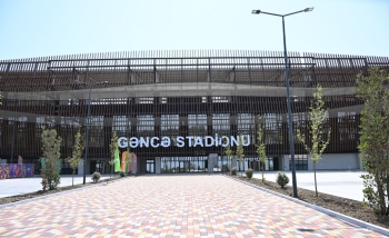 Prezident İlham Əliyev Mehriban Əliyeva Gəncə şəhər stadionunda tikinti işlərinin gedişi ilə tanış olublar - [red]YENİLƏNİB[/red] | FED.az