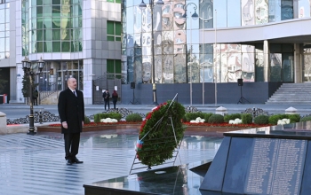 Prezident İlham Əliyev Xocalı abidəsini ziyarət etdi - FOTOLAR | FED.az