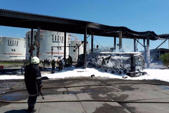 Ukraynada SOCAR-ın neft məhsullarının saxlanıldığı baza yanır