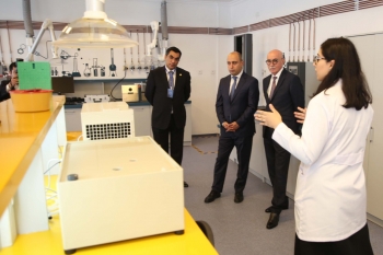 Министр науки и образования ознакомился с лабораториями Бакинской высшей школы нефти | FED.az