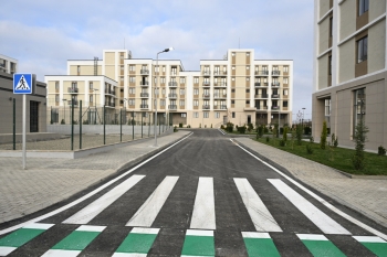 İlham Əliyev Ağdamda 2-ci yaşayış kompleksinin açılışında iştirak edib - Sakinlərlə görüşüb - FOTOLAR | FED.az