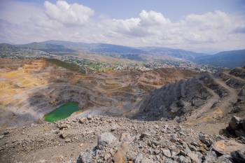 “AzerGold” QSC-nin İşçi qrupu hasilatın pay bölgüsü haqqında Saziş çərçivəsində Gədəbəydəki mədənlərə baxış keçirib | FED.az