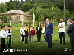 Rabitəbank 30 ucqar kənd məktəbində - [red]KİTABXANA QURDU[/red] | FED.az
