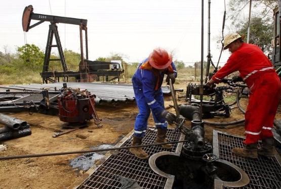 Аналитики понизили прогноз цены на нефть на 2017 год