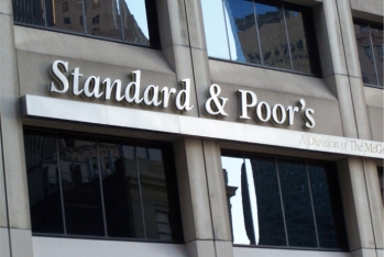 S&P Türkiyənin kredit reytinqini iki səviyyə yüksəltdi