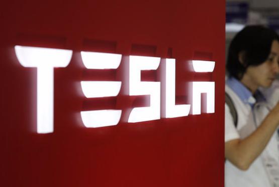 Акции Tesla растут перед выпуском первой партии Model 3