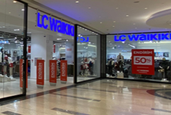 “LC Waikiki”nin anbarı yandı - Geyimlər məhv oldu