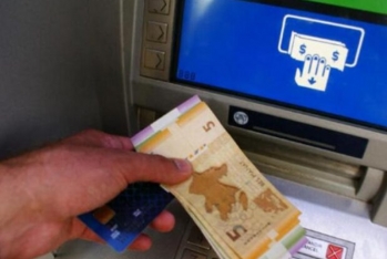 Mərkəzi Bank bankomatdan pul çıxaranda tutulan faizi - STANDART EDƏ BİLƏR