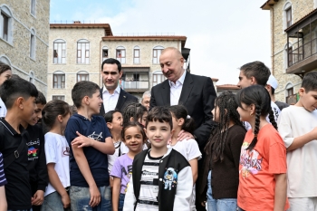 İlham Əliyev və Sərdar Berdiməhəmmədov Şuşada birinci yaşayış kompleksində olublar - FOTOLAR | FED.az
