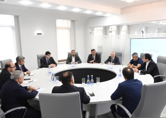 “Azərişıq” və “Ticarət Şəbəkələrinin İnkişafı” İctimai Birliyinin nümayəndələri arasında görüş keçirilib | FED.az