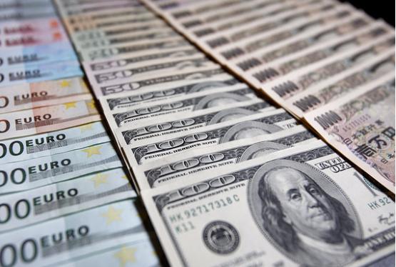 Dollar bahalaşır, “Moody’s” avroya dəstək verir