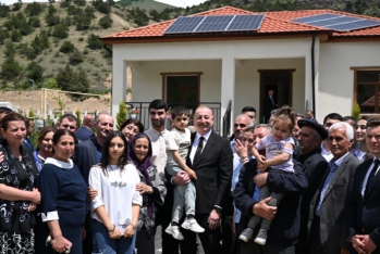 Prezident Laçının Sus kəndinə köçmüş sakinlərlə görüşüb - FOTOLAR - YENİLƏNİB