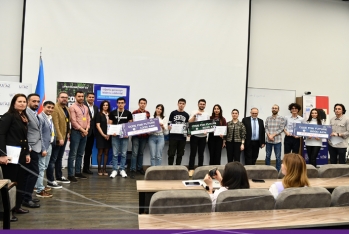 Награждены победители хакатона «Кодируем для будущего» | FED.az