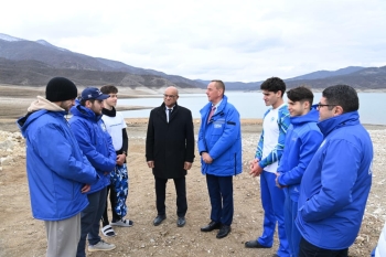 Beynəlxalq kanoe federasiyalarının prezidentləri Sərsəng su anbarına baxış keçiriblər - FOTOLAR | FED.az