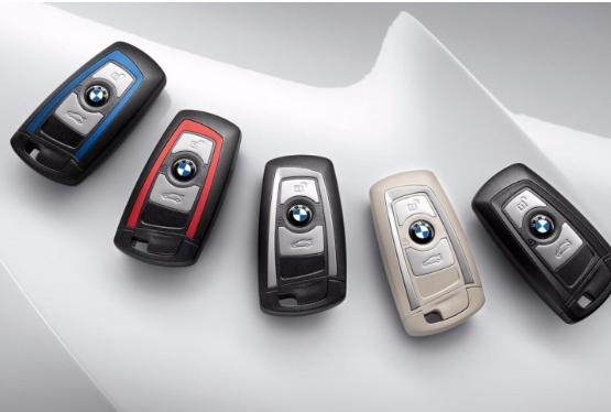 BMW планирует открывать машины смартфоном, а не ключами