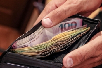 Azərbaycanda orta aylıq əməkhaqqı 10 %-ə yaxın artıb