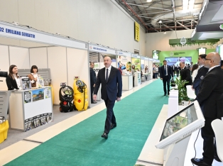 Prezident İlham Əliyev “InterFood Azerbaijan” və “Caspian Agro” sərgiləri ilə tanış olub - FOTOLAR | FED.az