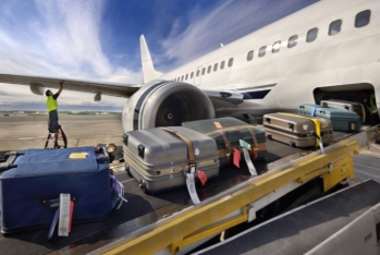 Aeroportda unudulan baqajlar ucuz qiymətə satılır?