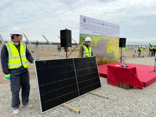 Biləsuvarda Günəş enerjisi layihəsi üzrə yeni mərhələyə start verilib - 943 mindən çox panel quraşdırılacaq | FED.az