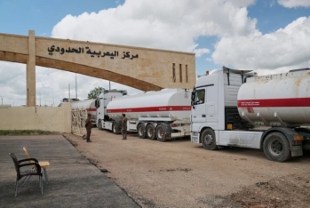 İraq Hörmüz boğazından yan keçmək üçün - NEFTİ YÜK MAŞINLARI İLƏ DAŞIYIR