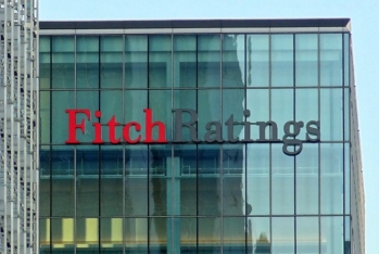 "Fitch": Güclü xarici balans və aşağı dövlət borcu Azərbaycanın kredit reytinqini dəstəkləyir