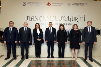 “Veysəloğlu”nun sponsorluğu ilə ərsəyə gələn “Naxçıvan Maarifi” sənədli-bədii filminin təqdimatı keçirilib - [red]FOTOLAR[/red] | FED.az