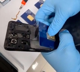 Mobil telefonlarda gizlədilən qızıl külçələr aşkarlandı - FOTOLAR | FED.az