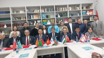 Aqil Ələsgər Bişkekdə medalla təltif olundu – Qırğızıstan Jurnalistlər Birliyinin fəxri üzvü seçildi | FED.az