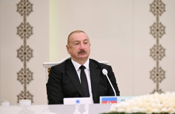 Prezident İlham Əliyevin Türkmənistan Xalq Məsləhətinin sədri ilə geniş tərkibdə görüşü başlayıb | FED.az