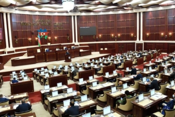 Milli Məclisin payız sessiyası çərçivəsində ilk iclası başlayıb