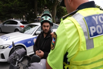 Yol polisi motokuryerlərə nəzarəti gücləndirib