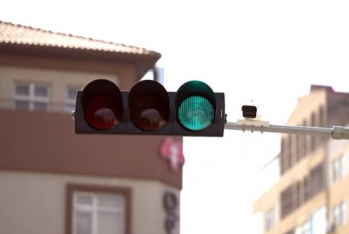 Bakıda ilk dəfə "ağıllı svetoforlar" quraşdırılıb