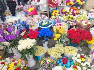 Qızılgül, tülpan, nərgizgülü və …”Teddi”lər – [red]BAKIDA 8 MART HƏDİYYƏLƏRİ [/red] | FED.az