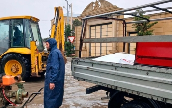 Evi su altında qalan sakinlər - [red]HOTELLƏRƏ YERLƏŞDİRİLİB - FOTOLAR[/red] | FED.az