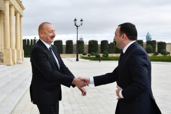 İlham Əliyev İrakli Qaribaşvili ilə görüşüb - FOTO | FED.az