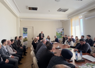 Çoxsaylı subasma hadisələri baş vermiş Şabranda fermerlərlə görüş keçirilib - FOTOLAR | FED.az