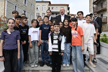 İlham Əliyev və Sərdar Berdiməhəmmədov Şuşada birinci yaşayış kompleksində olublar - FOTOLAR | FED.az