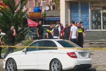 Gürcüstanda silahlı şəxs girovlara görə 2 milyon dollar tələb edir - YENİLƏNİB